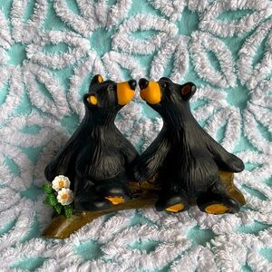 Bearfoots Bear Figurine "Kissin' Bears" By Jeff Fleming Big Sky Carvers